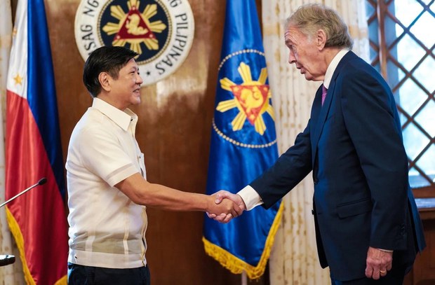 US lawmakers can’t talk to former Philippine senator jailed on drug charges US lawmakers can’t talk to former Philippine senator jailed on drug charges