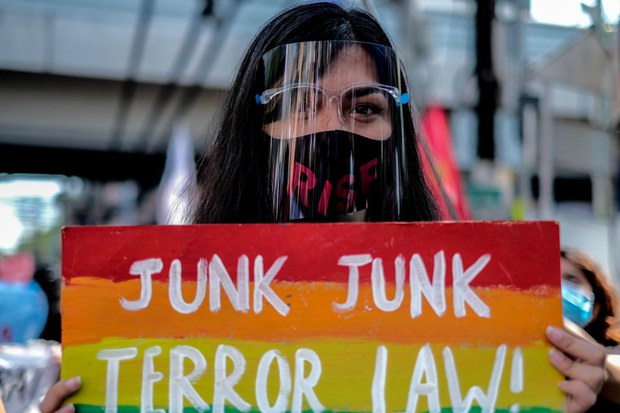 Philippine Media, Rights Groups Challenge General’s Accusations against Reporter Philippine Media, Rights Groups Challenge General’s Accusations against Reporter