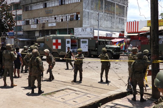 Suspected Abu Sayyaf attack injures paramilitary officer, 3 civilians in southern Philippines Suspected Abu Sayyaf attack injures paramilitary officer, 3 civilians in southern Philippines