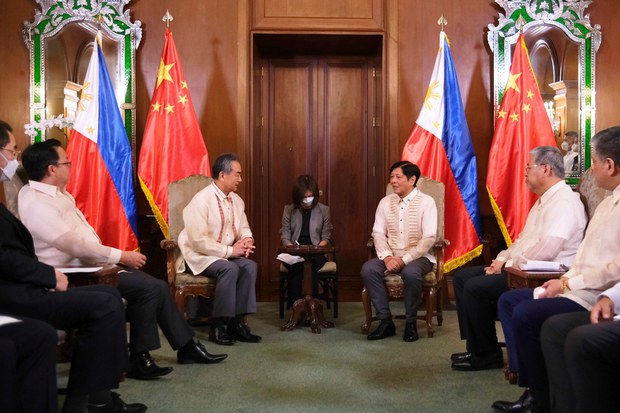 During Manila visit, Wang Yi touts potential ‘golden era’ in Sino-Philippine ties During Manila visit, Wang Yi touts potential ‘golden era’ in Sino-Philippine ties
