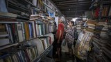 ‘Mister Nanie’ and his street library aim to bridge Philippine literacy gap
