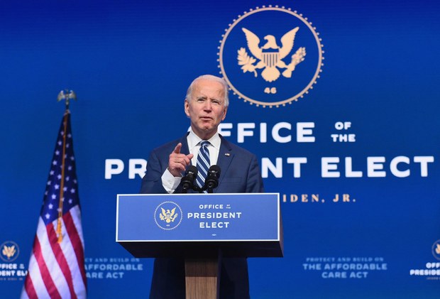 201113-drake-biden-620.jpg