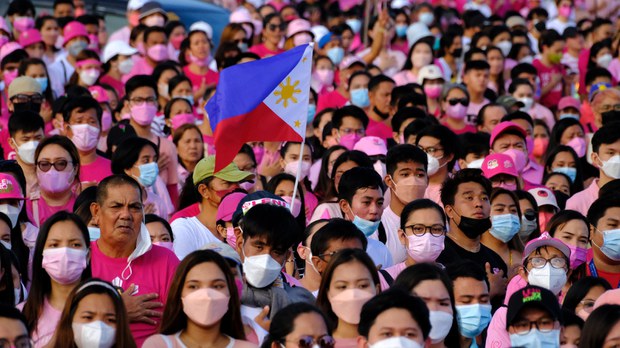 Analysts: Trolls, online disinformation campaigns cloud Philippine presidential election Analysts: Trolls, online disinformation campaigns cloud Philippine presidential election