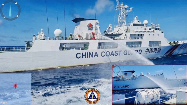 Chinese fire water cannon at Philippine Coast Guard in disputed sea Chinese fire water cannon at Philippine Coast Guard in disputed sea