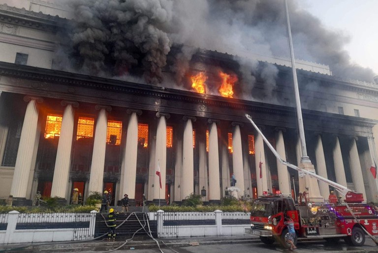 PH-fire-inside.JPG PH-fire-inside.JPG