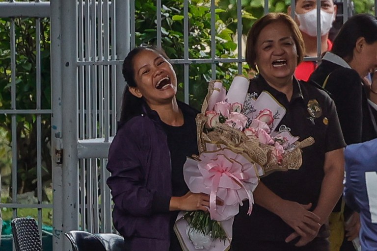 PH-ID-Veloso-homecoming 3.jpg PH-ID-Veloso-homecoming 3.jpg