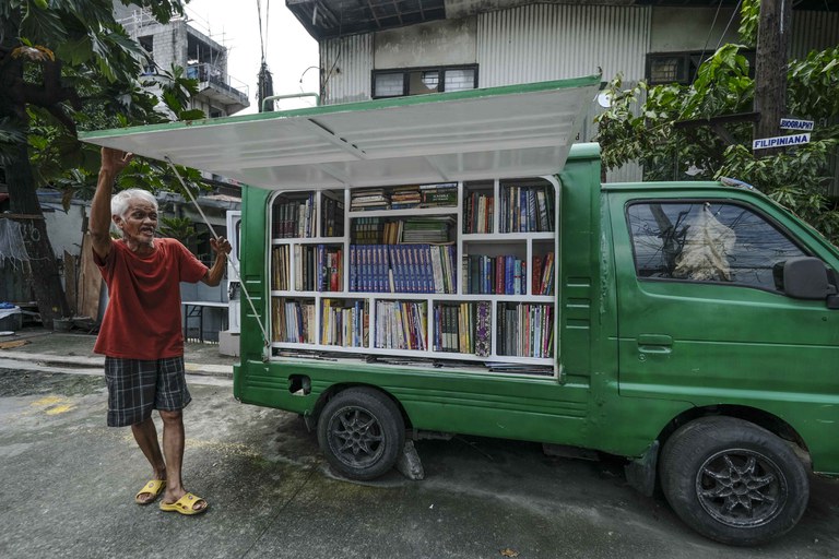 PH-literacy-street-library 4.jpg PH-literacy-street-library 4.jpg