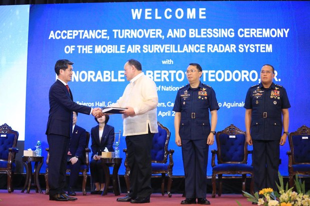 Philippines ‘add eyes,’ takes delivery of mobile radar system from Japan Philippines ‘add eyes,’ takes delivery of mobile radar system from Japan