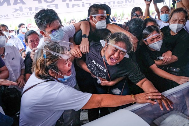Philippine Cop Gets Life Sentence for Killing Neighbors During Argument Philippine Cop Gets Life Sentence for Killing Neighbors During Argument