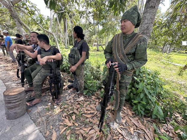 Philippine military kills 12 militants, including rebel leader Philippine military kills 12 militants, including rebel leader
