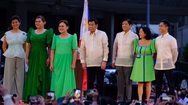 Philippine VP Sara Duterte resigns from Marcos cabinet Philippine VP Sara Duterte resigns from Marcos cabinet