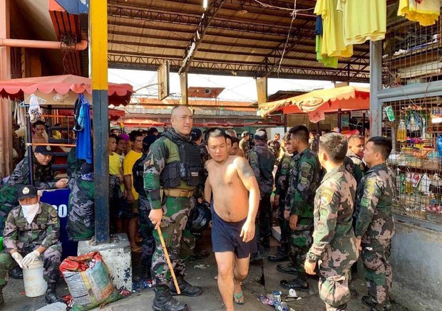 19020=23-PH-drugs-raid.JPG 19020=23-PH-drugs-raid.JPG