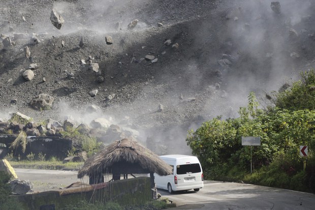 Deaths, injuries reported as major earthquake jolts northern Philippines Deaths, injuries reported as major earthquake jolts northern Philippines