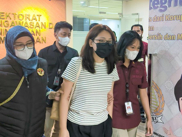 Philippines extradites ex-Mayor Alice Guo from Indonesia Philippines extradites ex-Mayor Alice Guo from Indonesia