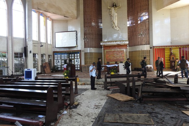 Philippine army rescues teen son of Indonesian suicide bombers Philippine army rescues teen son of Indonesian suicide bombers