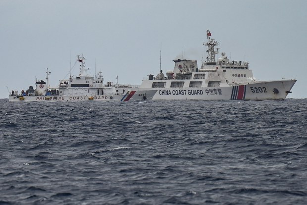 Philippines says 200-plus Chinese vessels have clustered in its EEZ Philippines says 200-plus Chinese vessels have clustered in its EEZ
