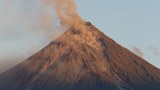 Philippines raises alert level on Mayon volcano amid increasing activity