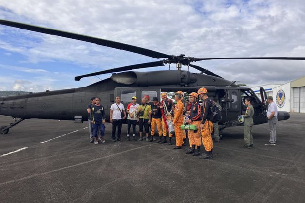 Officials: Australian passengers, Filipino crew of crashed plane all dead Officials: Australian passengers, Filipino crew of crashed plane all dead