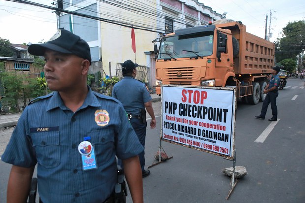 Governor dead, 5 others killed in Philippine attack Governor dead, 5 others killed in Philippine attack