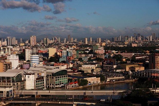Power outages cripple parts of Metro Manila Power outages cripple parts of Metro Manila