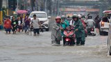 Rain, deadly floods force nearly 900,000 Filipinos from their homes