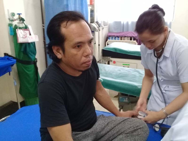 Indonesian national Samsul Saguni undergoes a medical checkup in Jolo, southern Philippines after he was released from captivity by Abu Sayyaf militants, Jan. 15, 2019. [Handout/Western Mindanao Command]