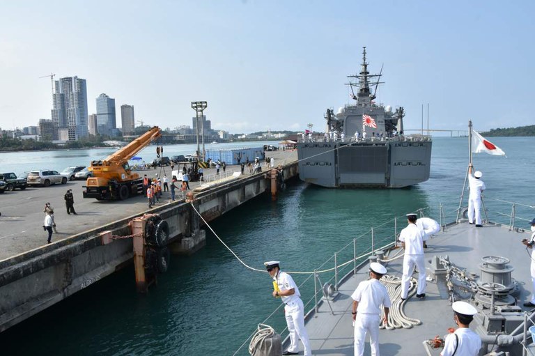 JMSDF at Sihanouville.jpg JMSDF at Sihanouville.jpg