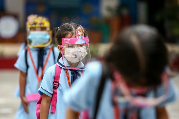 Manila Mayor Orders COVID ‘Health Break’ for Teachers, Students Manila Mayor Orders COVID ‘Health Break’ for Teachers, Students