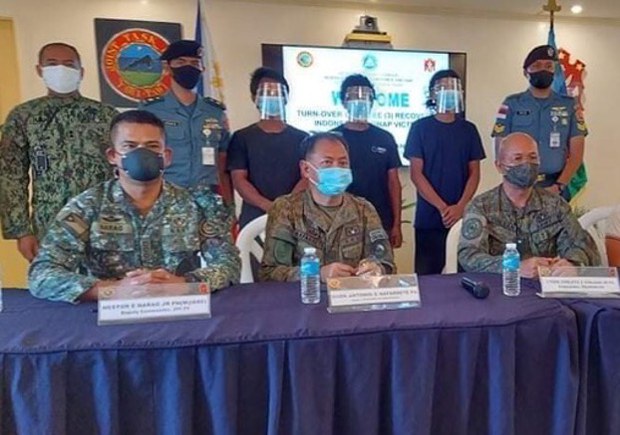 Philippines Military Rescues 3 Indonesians from Abu Sayyaf Philippines Military Rescues 3 Indonesians from Abu Sayyaf