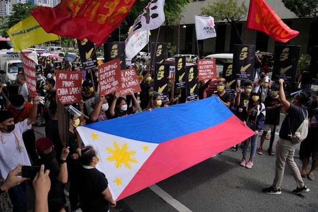 China calls ship’s passage in Philippine waters ‘safe, standard’ China calls ship’s passage in Philippine waters ‘safe, standard’