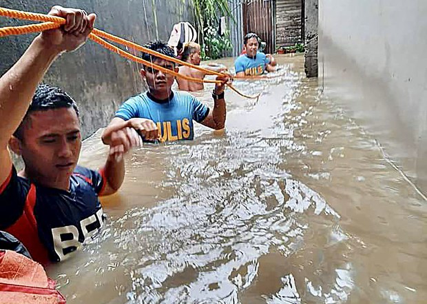 Dozens missing in deadly southern Philippine floods Dozens missing in deadly southern Philippine floods
