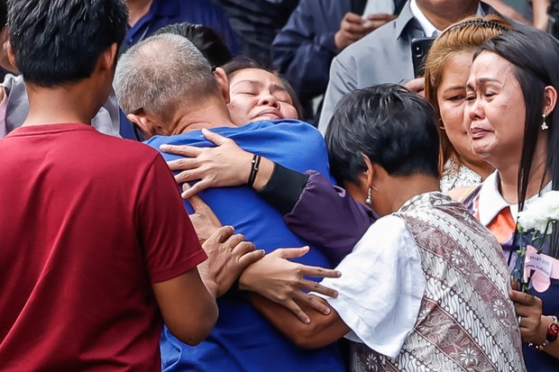 Spared from execution in Indonesia, Filipina Mary Jane Veloso returns home Spared from execution in Indonesia, Filipina Mary Jane Veloso returns home