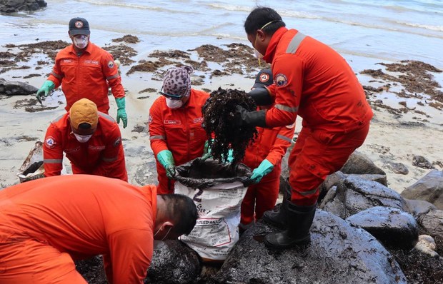Marcos says massive oil spill clean-up could take under 4 months Marcos says massive oil spill clean-up could take under 4 months