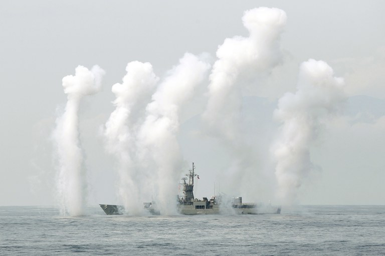TaiwanShip.jpg TaiwanShip.jpg