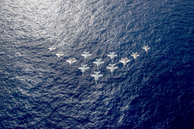 US, UK Aircraft Carriers Lead Show of Naval Might Around South China Sea US, UK Aircraft Carriers Lead Show of Naval Might Around South China Sea