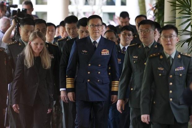 US, China defense chiefs meet in hope of easing tension US, China defense chiefs meet in hope of easing tension