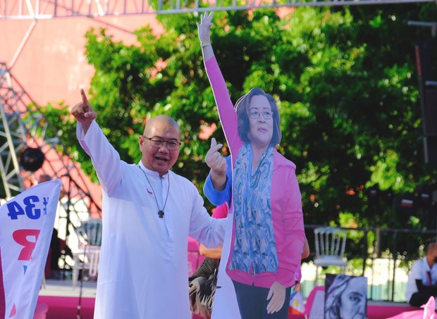 Key witness in case against jailed Philippine senator recants statement Key witness in case against jailed Philippine senator recants statement
