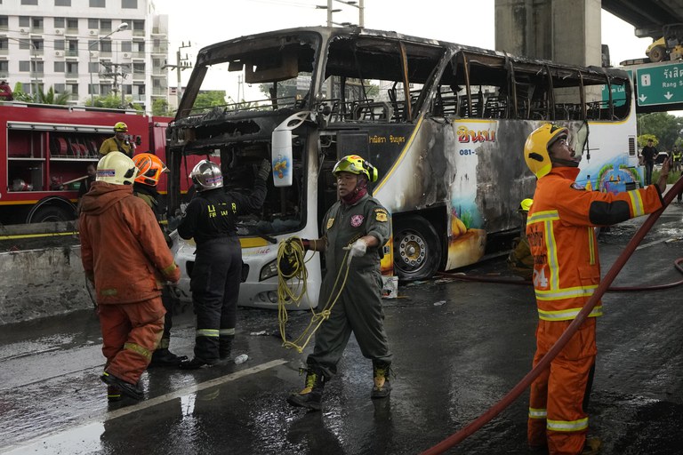 07-TH-bus-fire-folo2.jpg 07-TH-bus-fire-folo2.jpg
