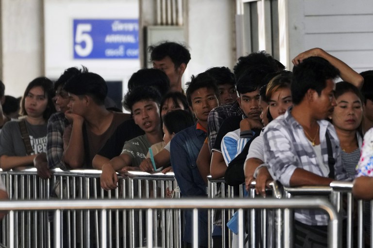 12-TH-MY-border3.jpg 12-TH-MY-border3.jpg