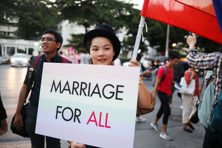 13 TH-LGBTQ2.JPG 13 TH-LGBTQ2.JPG