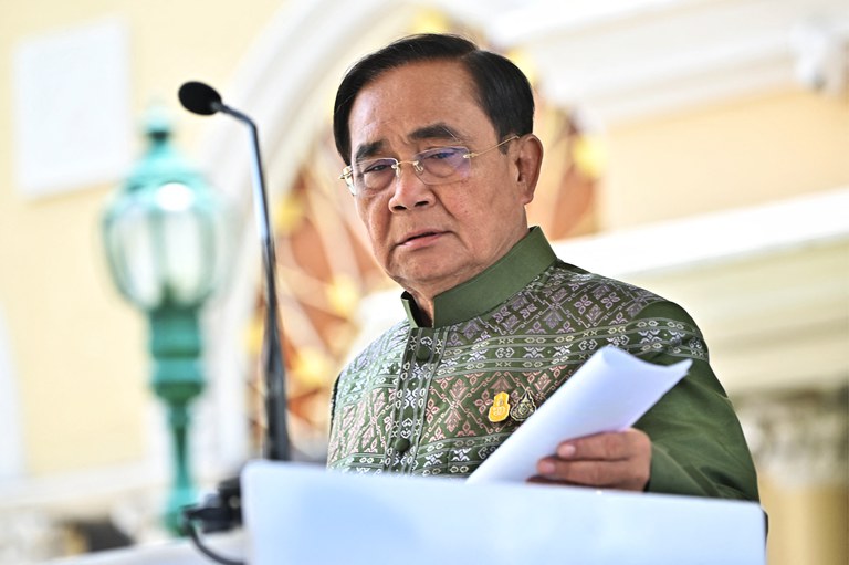 13 TH-Sretta-prayuth.jpg 13 TH-Sretta-prayuth.jpg