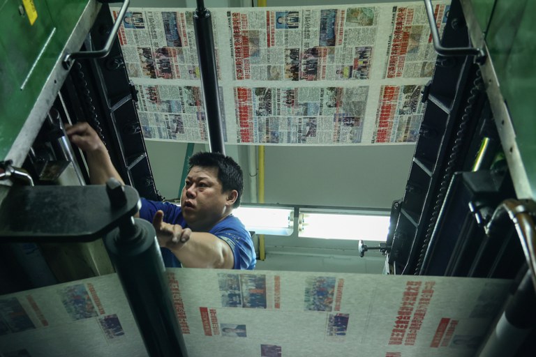 17 TH-CH-newspaper3.JPG 17 TH-CH-newspaper3.JPG