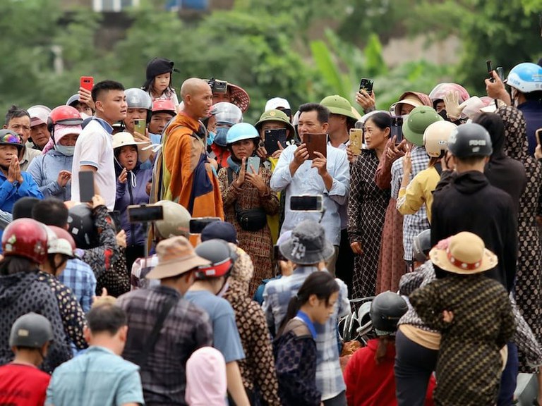 20-monk3.jpg 20-monk3.jpg