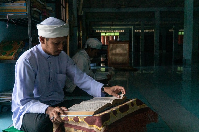 26 TH-islamic-scholar3.jpg 26 TH-islamic-scholar3.jpg