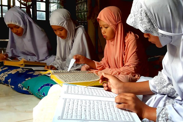 200424-TH-ramadan-girl-1000.jpg 200424-TH-ramadan-girl-1000.jpg