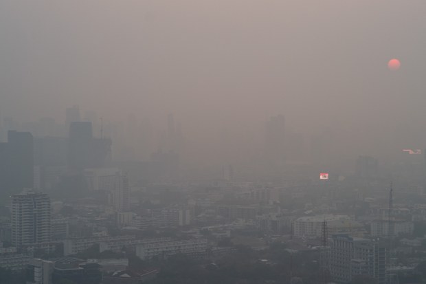 Thailand issues warnings after smog blankets major cities Thailand issues warnings after smog blankets major cities