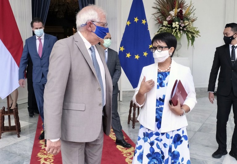 Borrell.jpg
