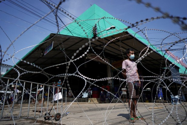 Thai PM, Officials Suspect Foreign Workers as Source of New COVID-19 Outbreak Thai PM, Officials Suspect Foreign Workers as Source of New COVID-19 Outbreak