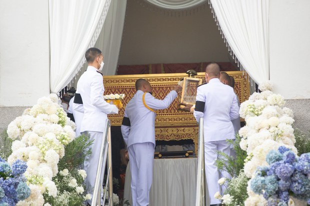 Following police killing, Thai PM promises to purge mafia-type infiltration Following police killing, Thai PM promises to purge mafia-type infiltration