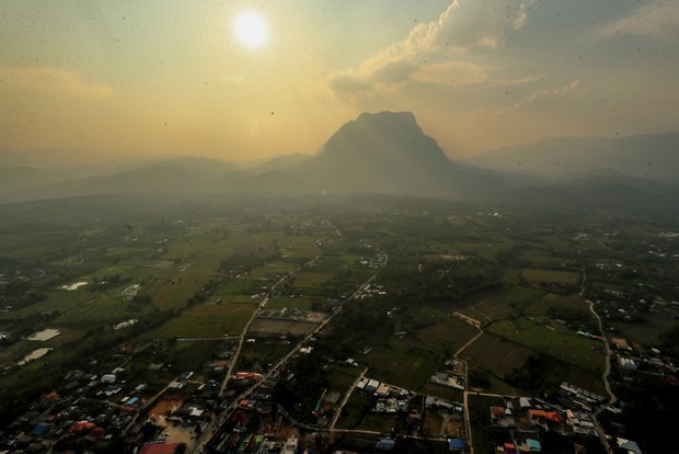 Culprits behind dense smog in northern Thailand, Laos: corn, wildfires Culprits behind dense smog in northern Thailand, Laos: corn, wildfires